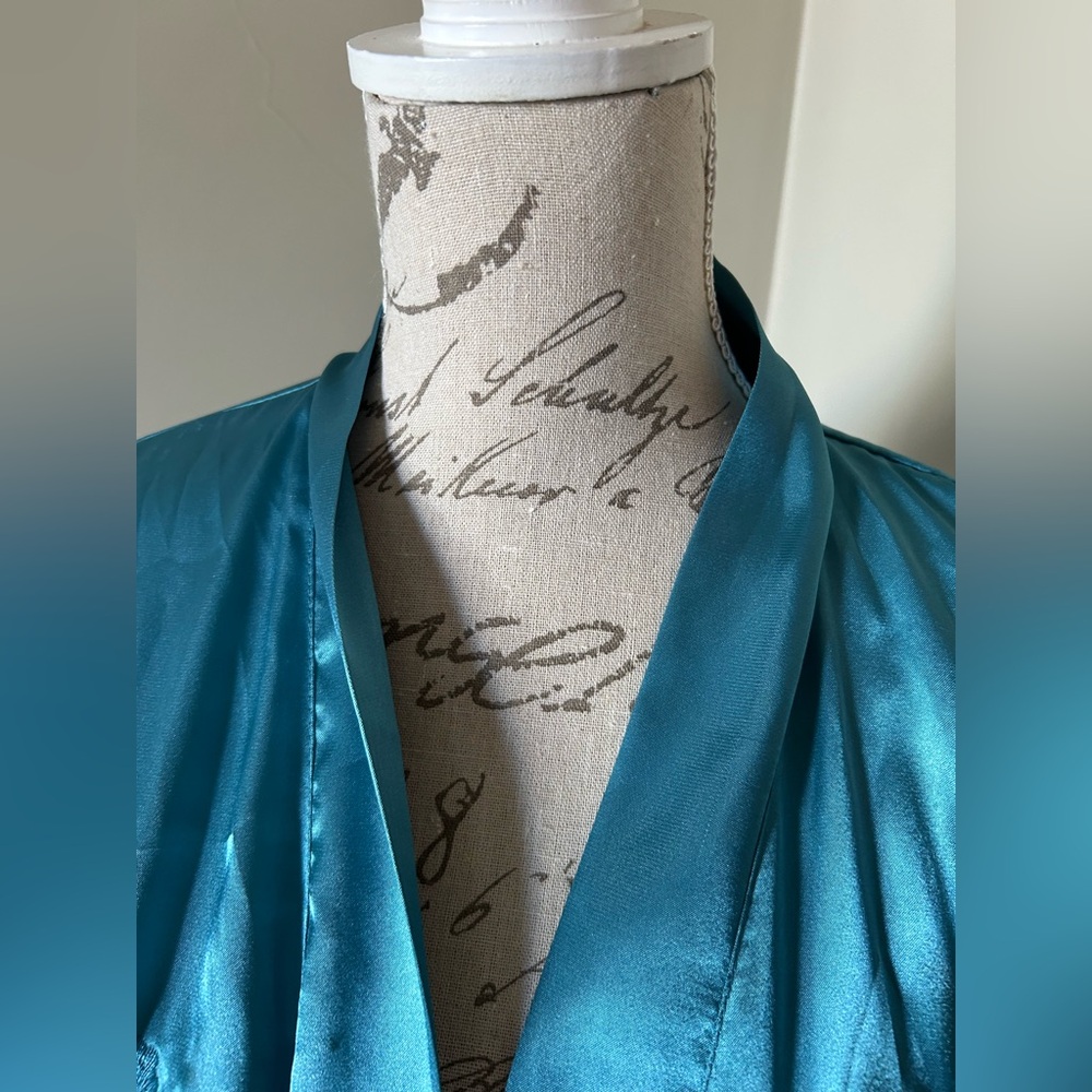 Jessica Brand Blue Robe - Picture 5 of 15